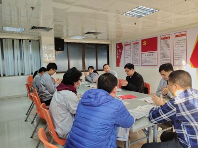 佛山草莓视频网站下载制药党组织集中学习《决议》暨第一书记温国坚赠书仪式